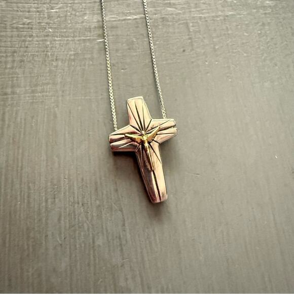 Artist of Hope Steven Lavaggi Sterling Silver Reversible Cross Pendant Necklace - Picture 4 of 10